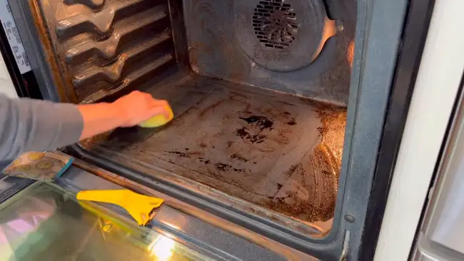 Is it possible to clean inside an oven with a brillo pad