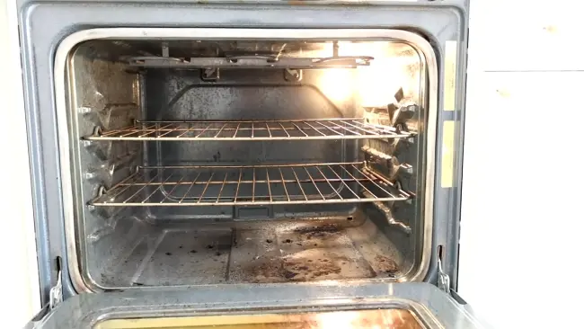 When You Need Professional Help Cleaning Your Oven After Using a Fire Extinguisher