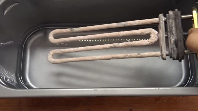 Why Do You Need to Remove the Heating Element When Cleaning Oven