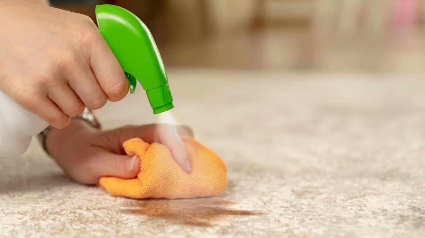 How to Remove Tea Stains From a Carpet